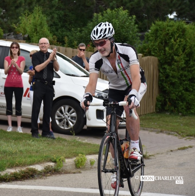 Le départ officiel pour Jacques Desmeules qui va parcourir plus de 400 kilomètres à vélo
