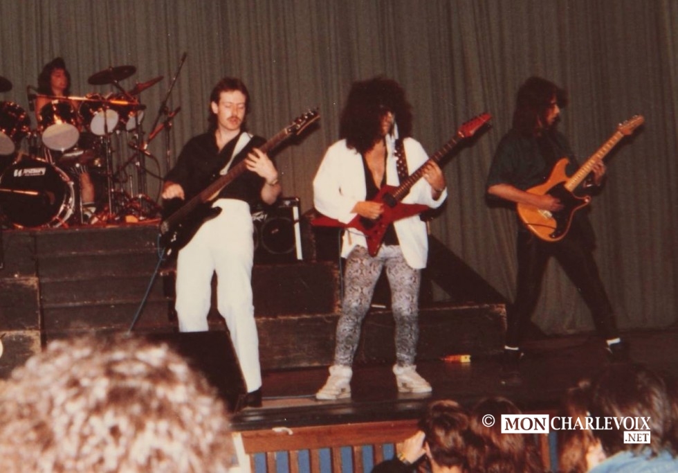 À 15 ans en 1986 à Québec avec son groupe Eruption, Bruno Lallemand, Michel Grenier, Yvon Bouchard, Dominic Lécuyer.